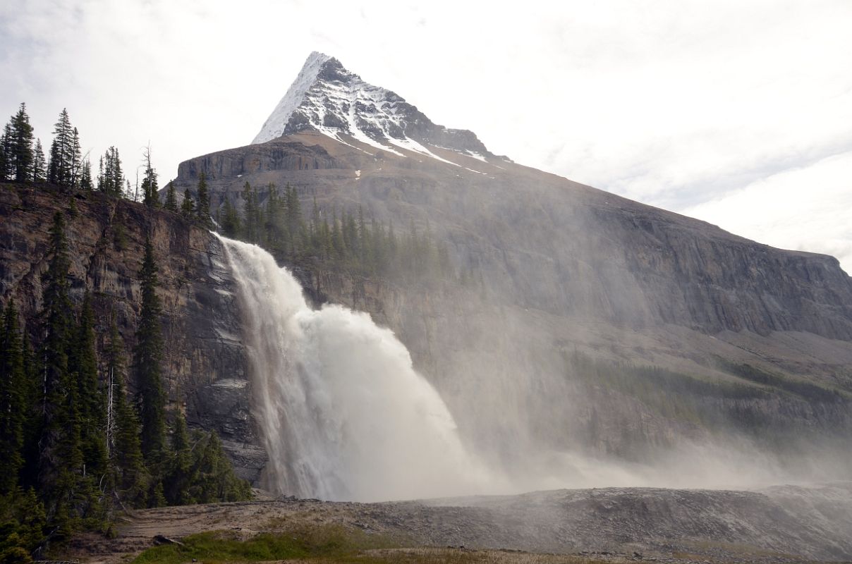 04 Emperor Falls and Mount Robson From Berg Lake Trail